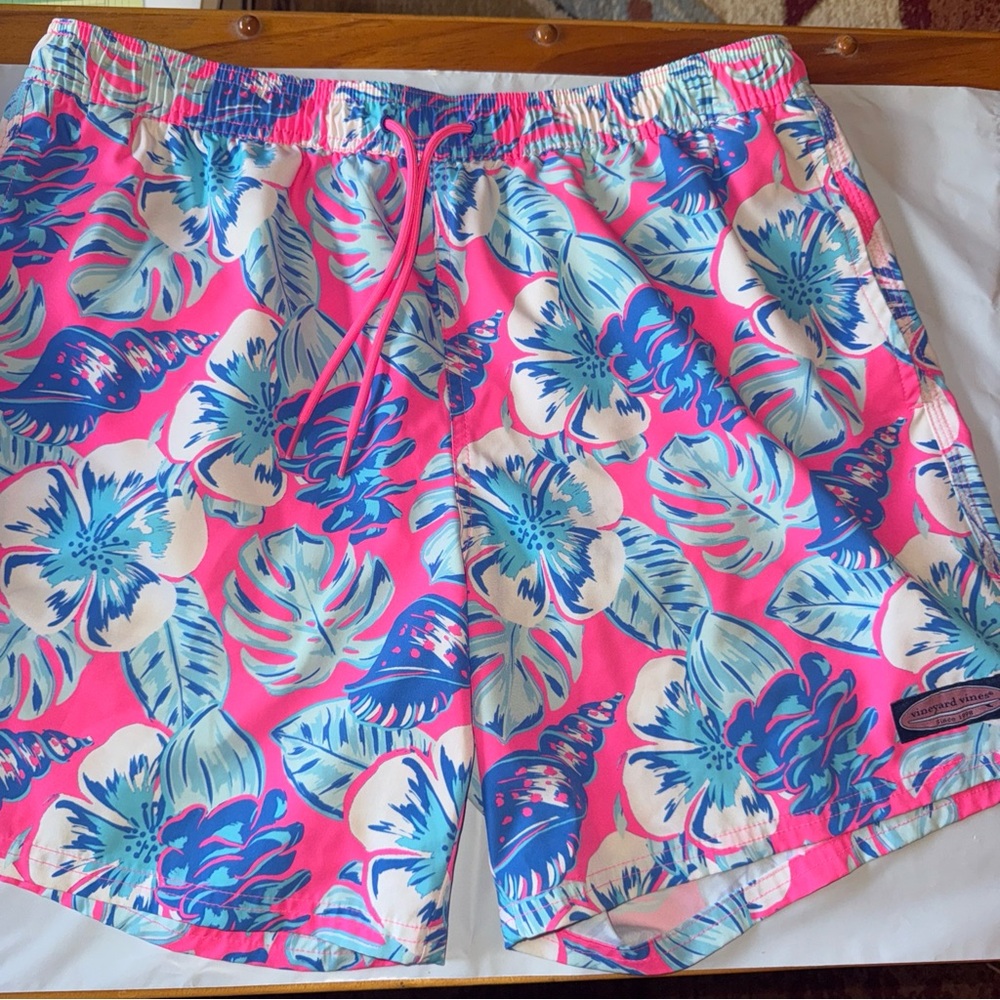 SOLD- Vineyard Vines Pink and Blue Floral Swim Shorts Large Drawstring